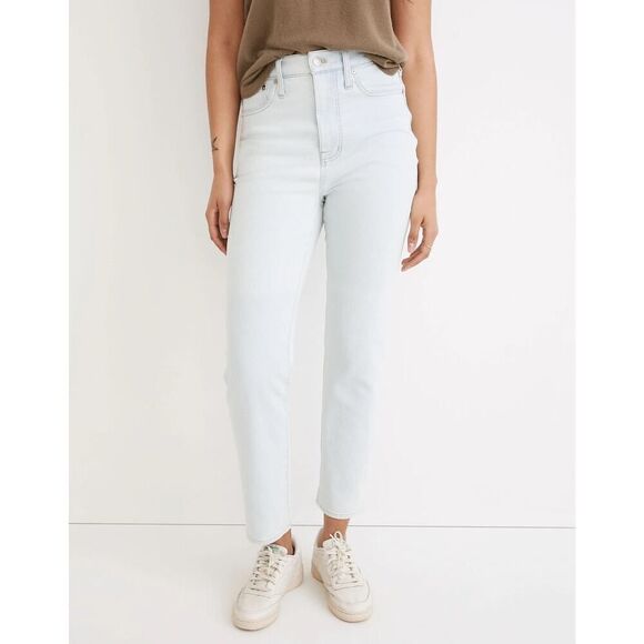 Madewell Denim - Madewell The Mom Jean in Bloomfield Wash Blue - Size: 28